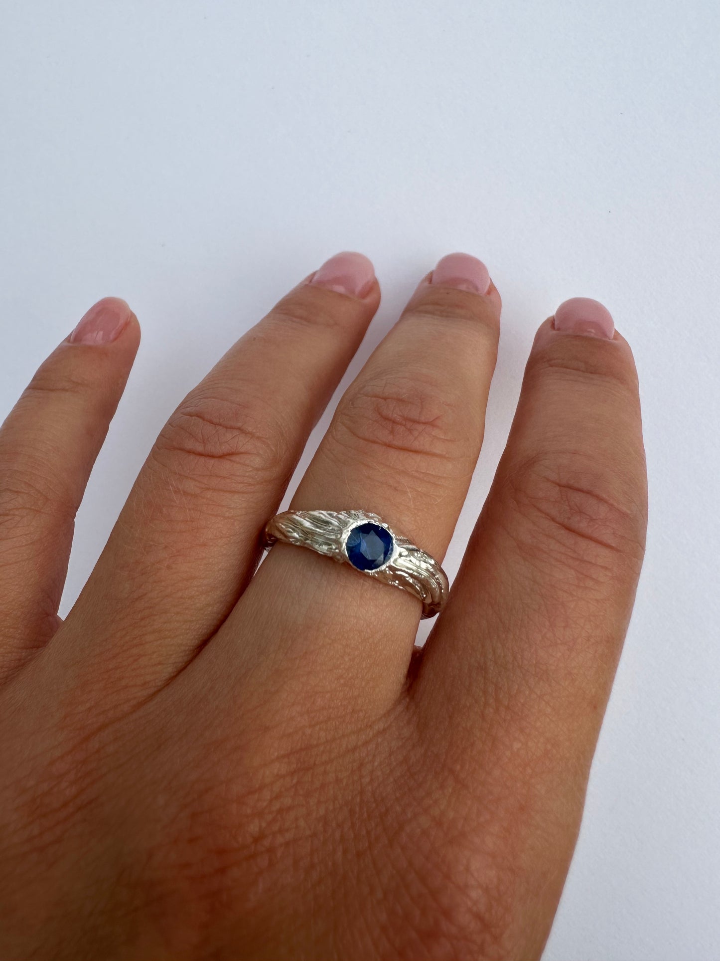 Cut Sapphire ring