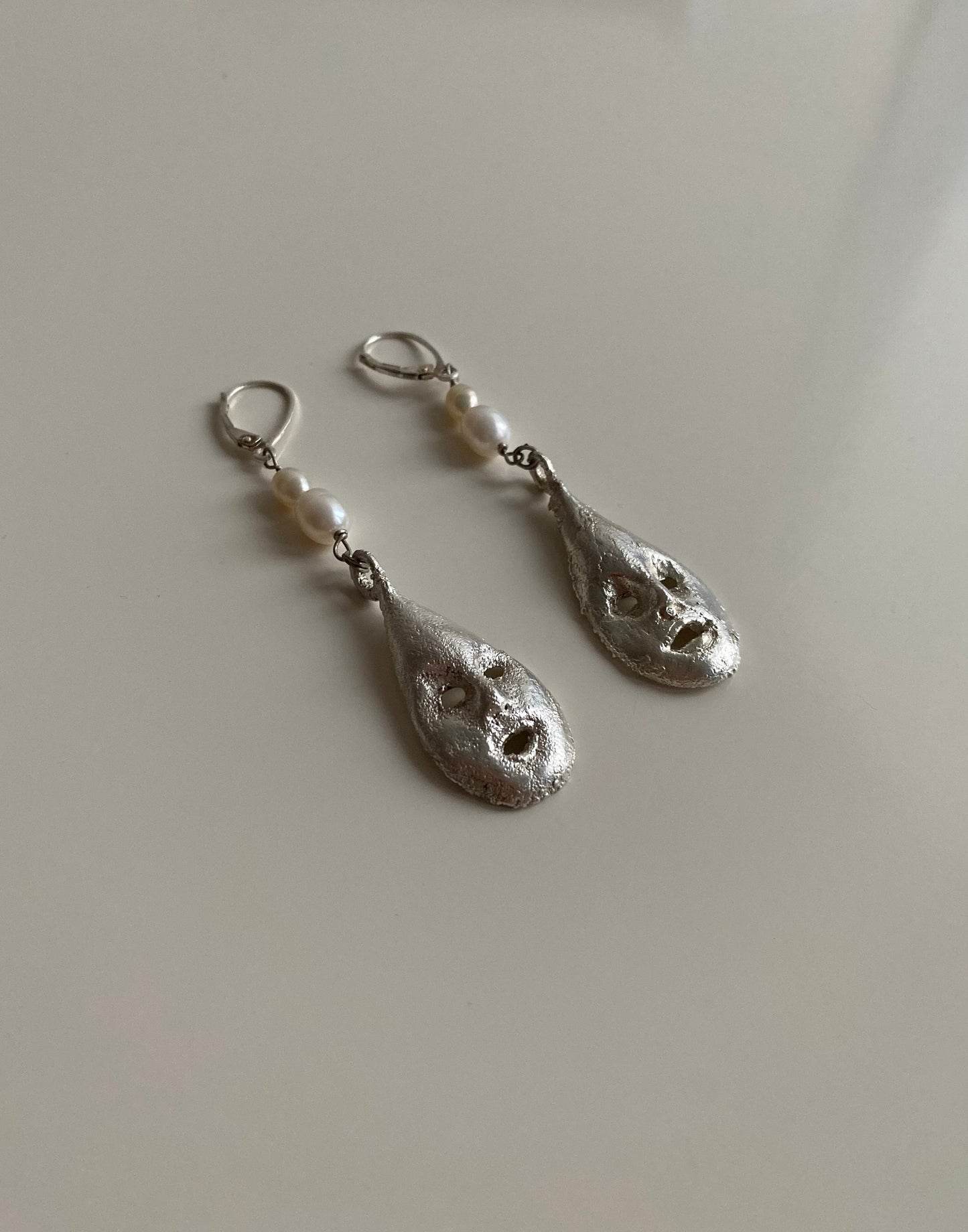 Handcrafted Silver Theater Pearl Earrings