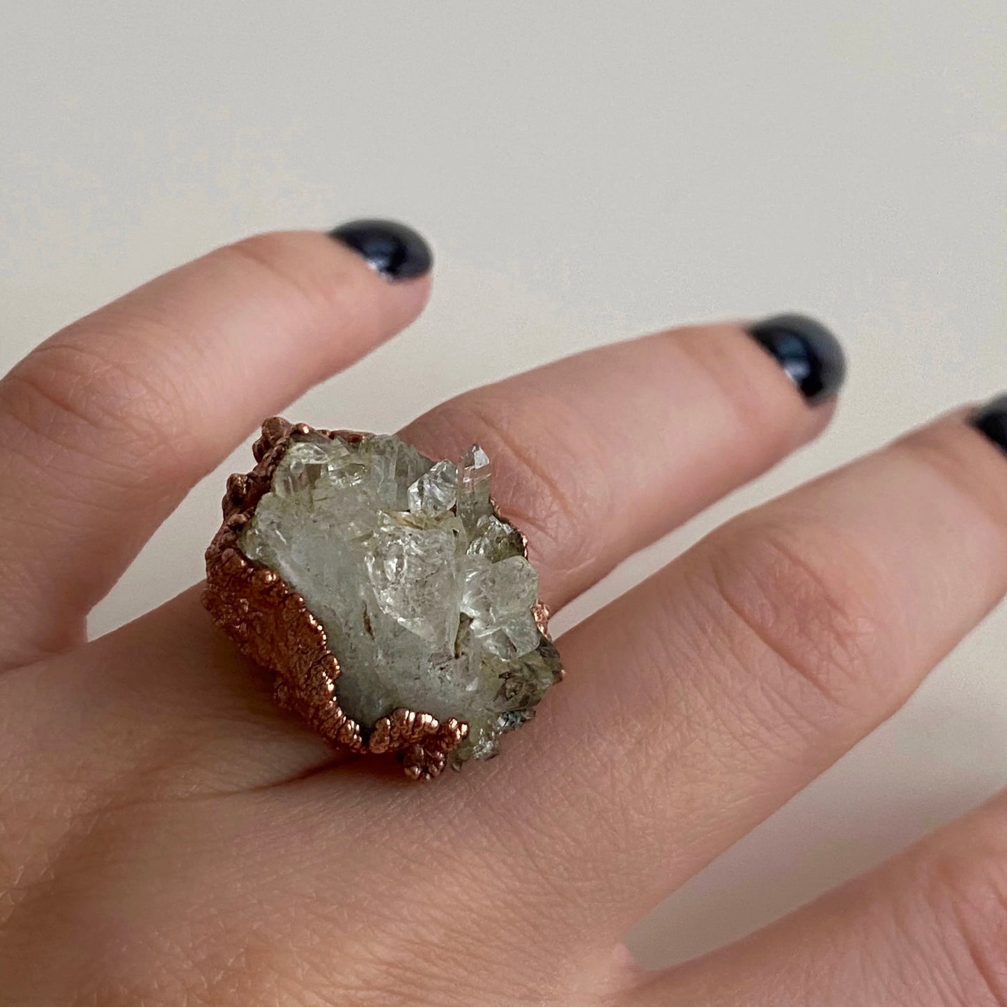 Copper Handcrafted Ring Winth Quartz Druzy