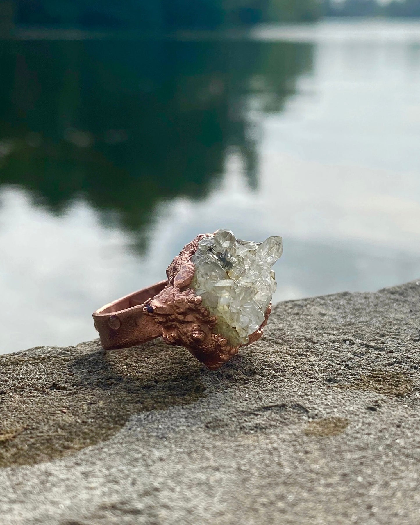 Copper Handcrafted Ring Winth Quartz Druzy