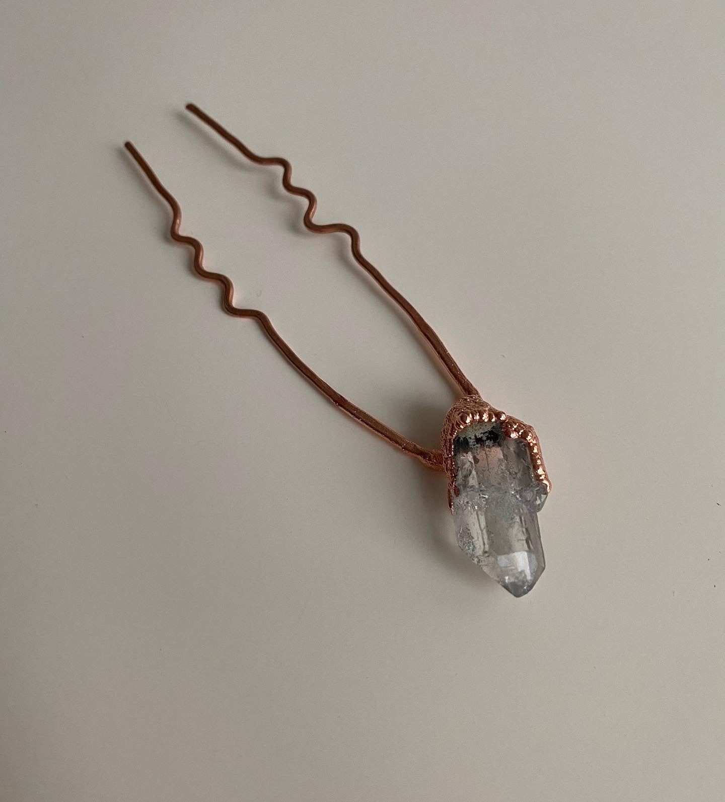 Rock-crystal hair pin