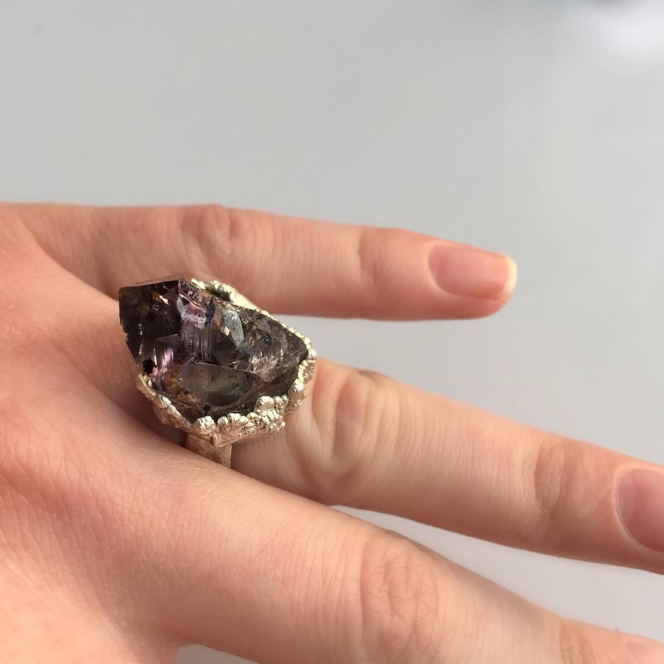 Ring with amethyst